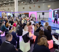 <b>俄罗斯建材存正在一个较着矛盾：据行业数据显</b>